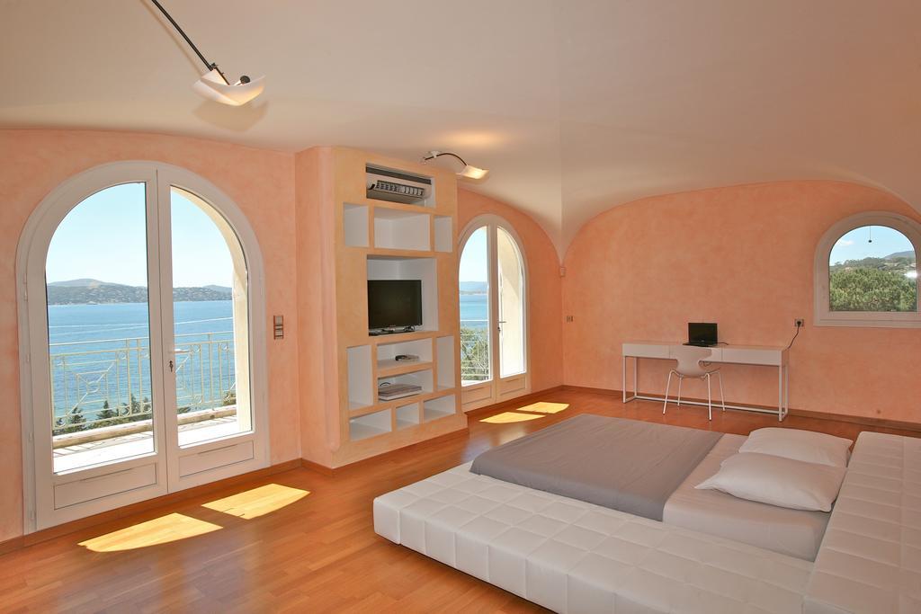 Villa La Croisette Sainte-Maxime Szoba fotó